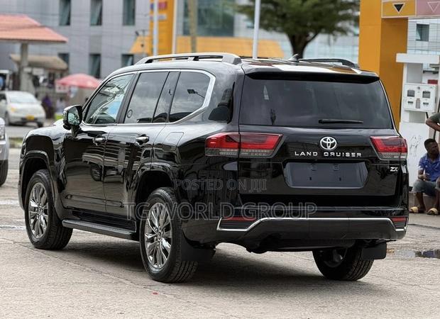 Toyota Land Cruiser 2023 Black