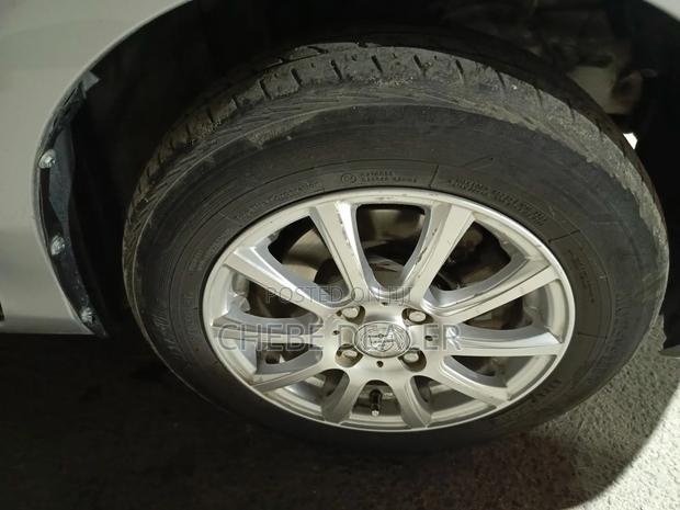 Toyota Vitz 2012 Silver