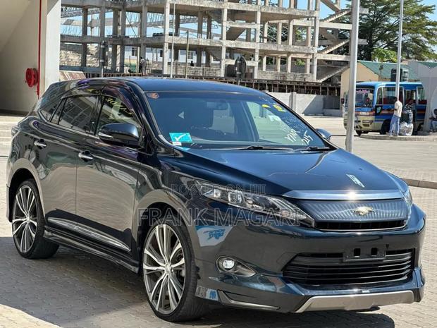 Toyota Harrier 2.0 2014 Black