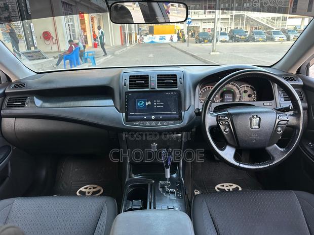 Toyota Crown 2009 White