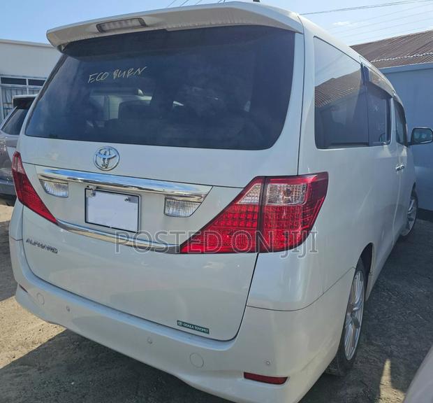 Toyota Alphard 2009 White