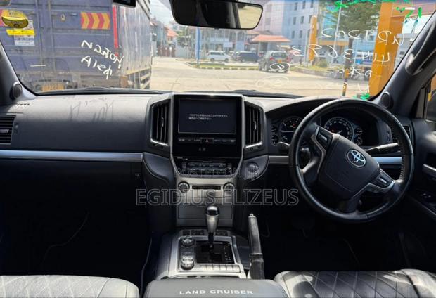 Toyota Land Cruiser 2017 Black