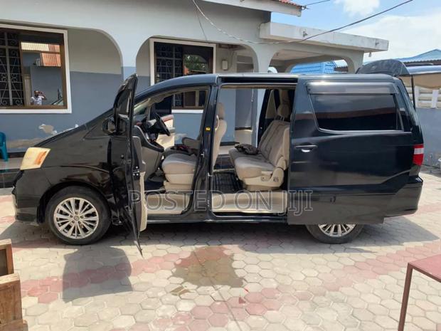 Toyota Alphard 2006 Black