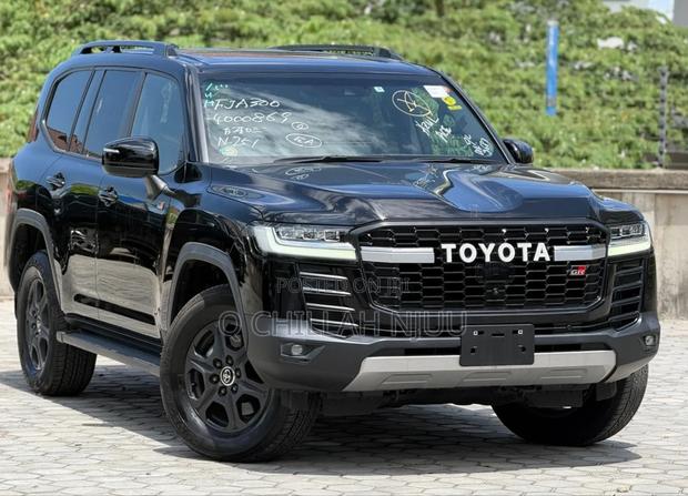 Toyota Land Cruiser 2023 Black