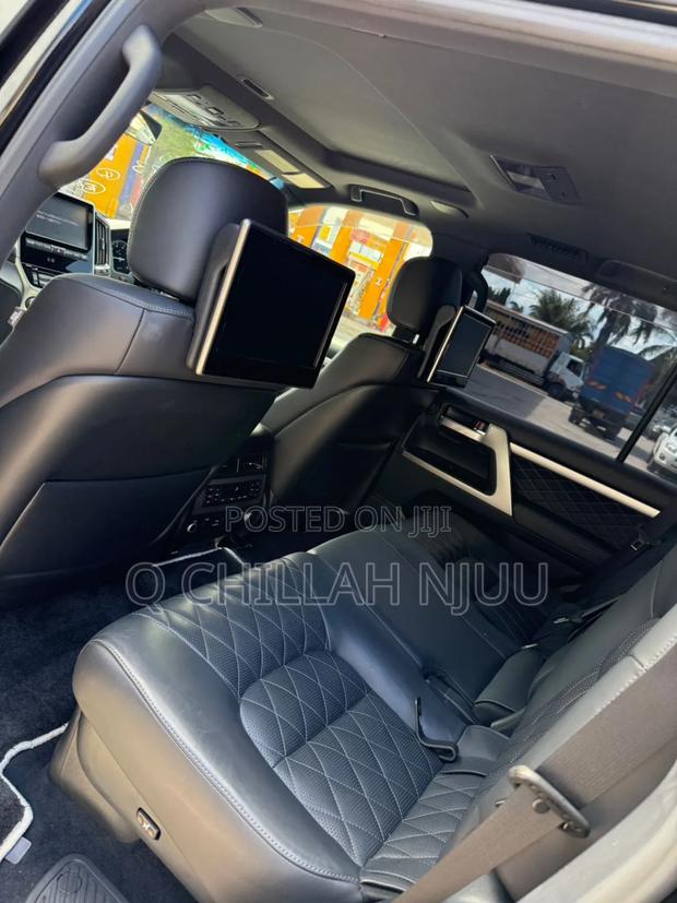 Toyota Land Cruiser 2017 Black