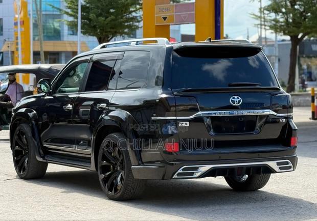 Toyota Land Cruiser 2017 Black