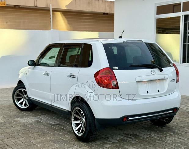 Mazda Verisa 2008 White