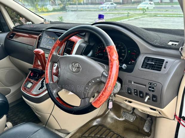 Toyota Alphard 2005 White
