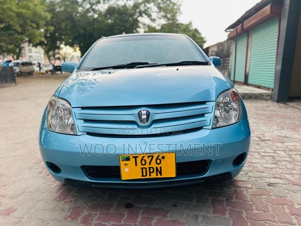 Toyota IST 2004 Blue