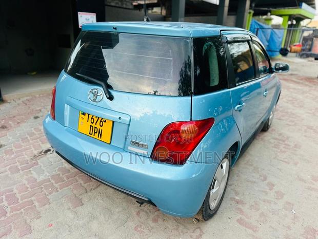 Toyota IST 2004 Blue