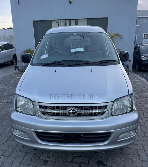 Toyota Noah 2.0 FWD (8 Seater) 2001 Silver