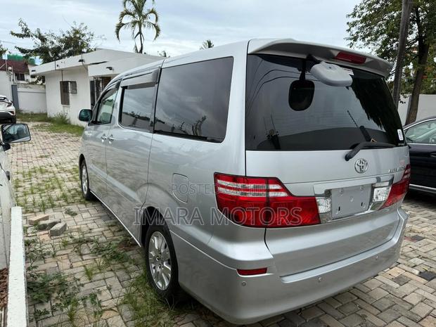 Toyota Alphard 2005 Silver