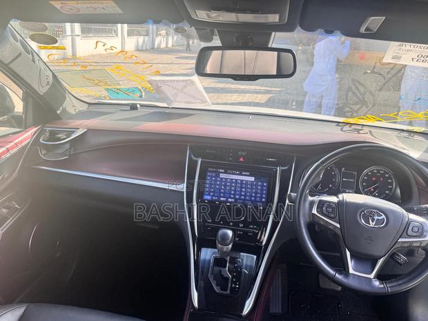 Toyota Harrier 2.0 2018 White