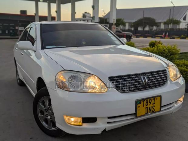 Toyota Mark II 2004 White