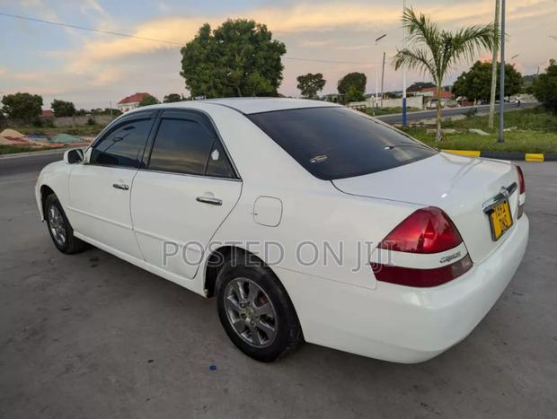 Toyota Mark II 2004 White