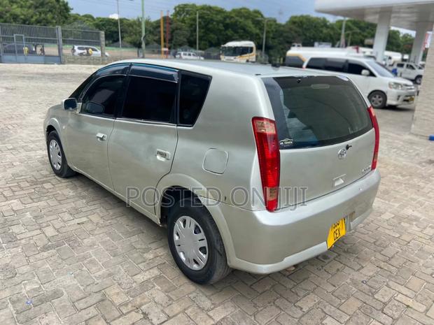 Toyota Opa 2002 Silver