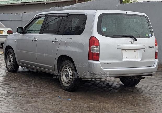 Toyota Succeed SV Premium 2014 Silver