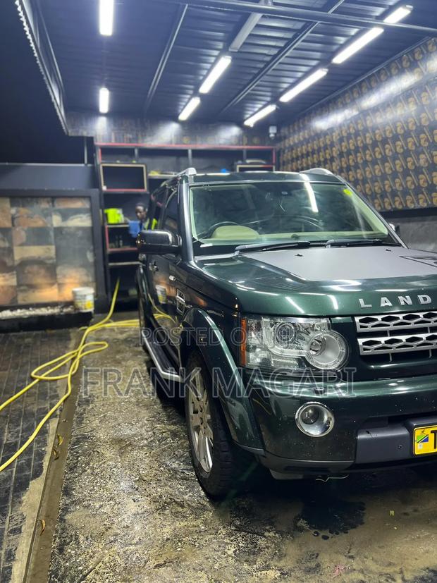 Land Rover Discovery 2010 Green