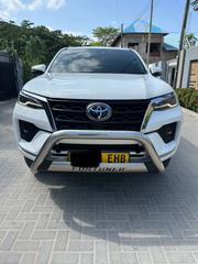 Toyota Fortuner 2022 White for sale