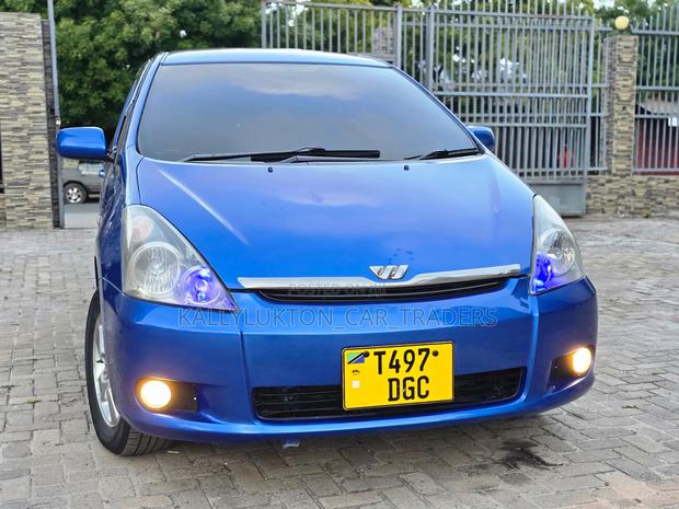 Toyota Wish 2005 Blue