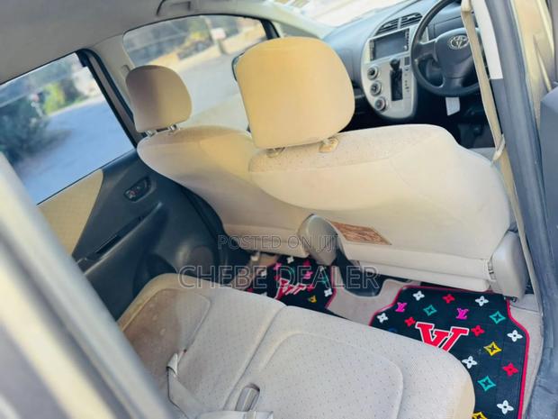 Toyota Ractis 2008 Beige