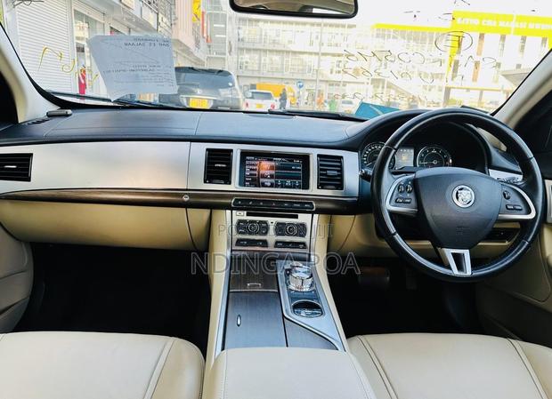 Jaguar XF 2015 White