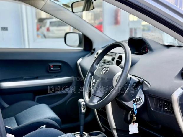 Toyota IST 2005 Silver