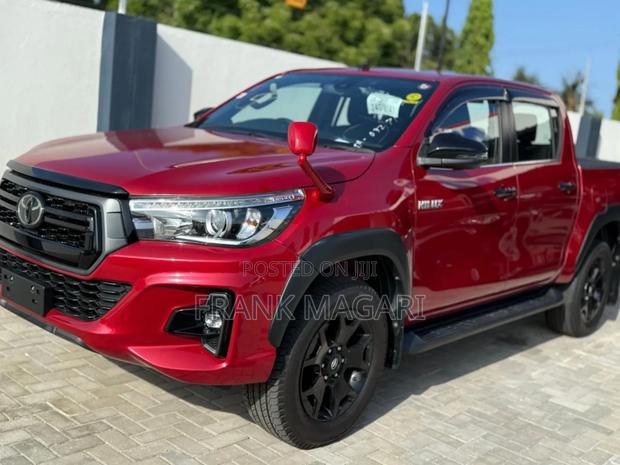 Toyota Hilux 2.4 Diesel 2020 Burgundy
