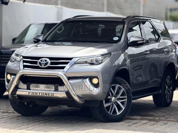 Toyota Fortuner 2.4 D RWD 2017 Silver