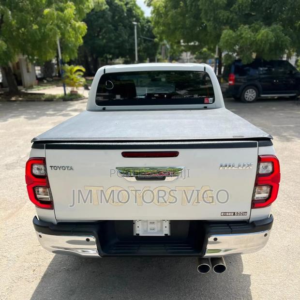 Toyota Hilux 2020 White