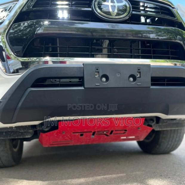 Toyota Hilux 2020 White