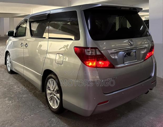Toyota Alphard 2010 Gray