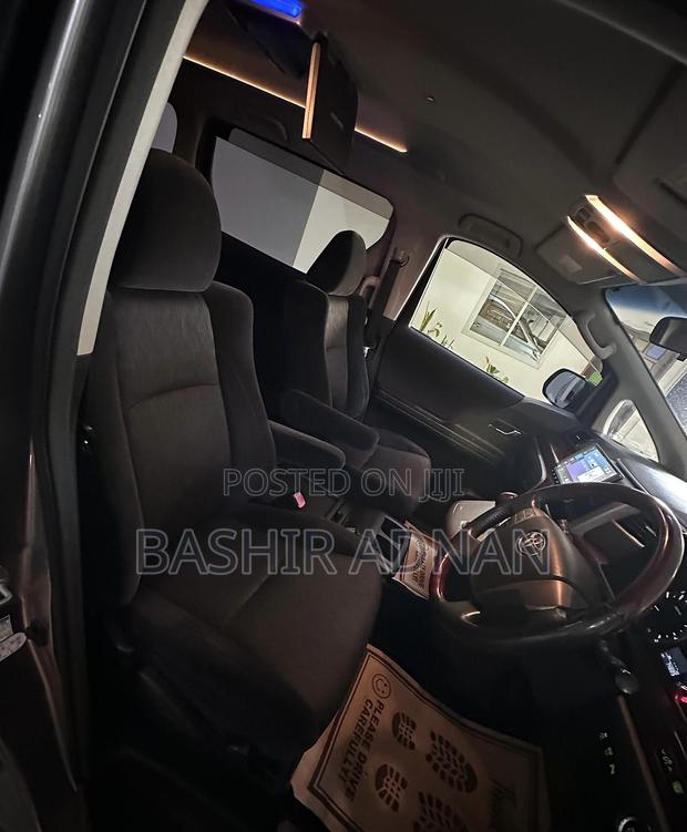 Toyota Alphard 2.4 Petrol FWD 2009 Silver
