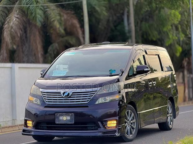 Toyota Vellfire 2010 Black