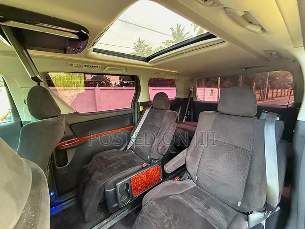 Toyota Vellfire 2010 Black