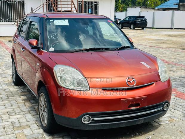 Mazda Verisa 2008 Orange