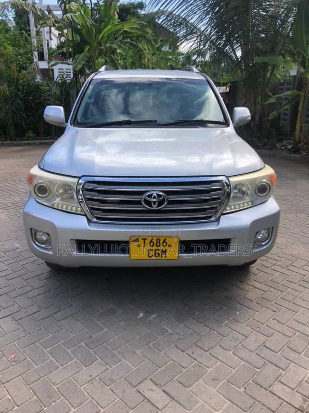 Toyota Land Cruiser 2005 Silver