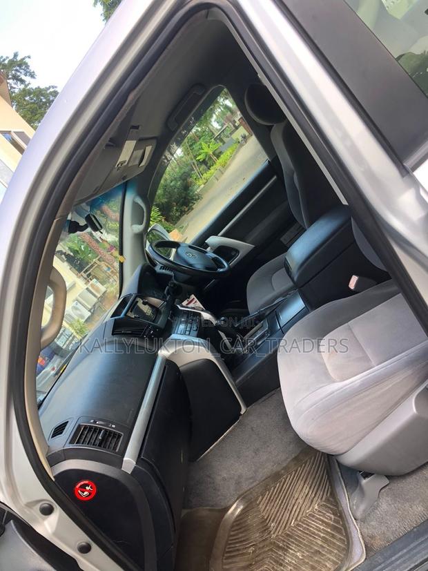 Toyota Land Cruiser 2005 Silver