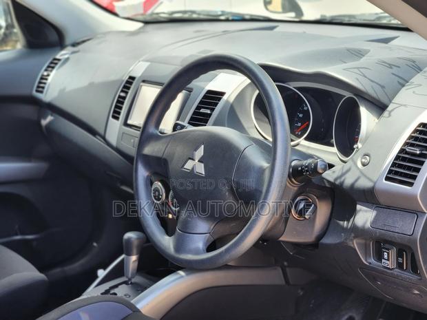 Mitsubishi Outlander SE 2010 Black