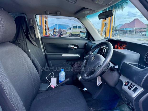 Toyota Corolla Rumion 2010 Black