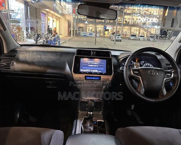 Toyota Land Cruiser Prado 2018 Black