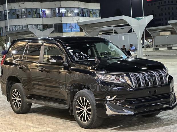 Toyota Land Cruiser Prado 2018 Black