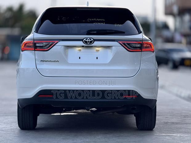 Toyota Harrier 2.0 2014 White