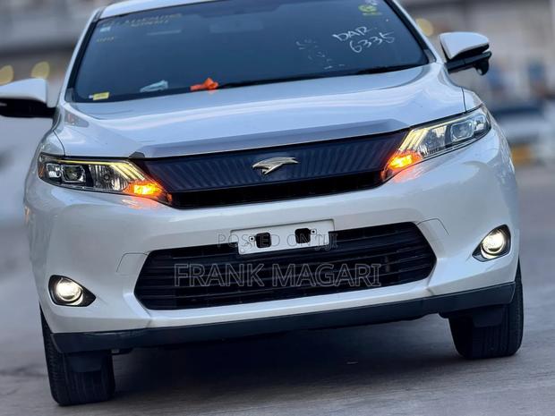 Toyota Harrier 2.0 2014 White