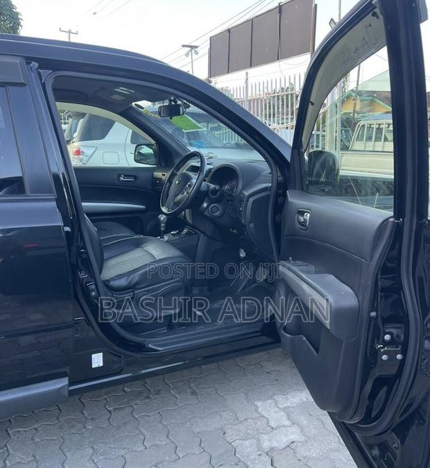 Nissan X-Trail 2012 Matt Black