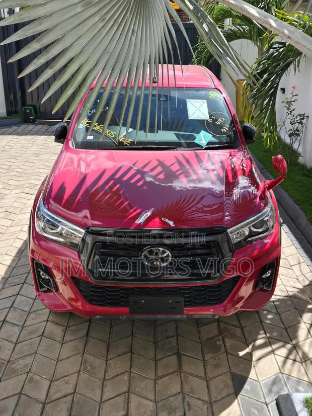 Toyota Hilux 2018 Red