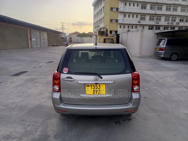 Toyota Raum 2003 Beige