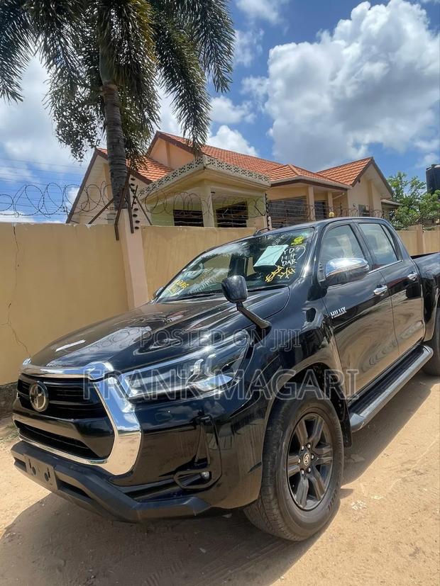 Toyota Hilux 2020 Black
