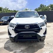 Toyota Hilux 2021 White for sale