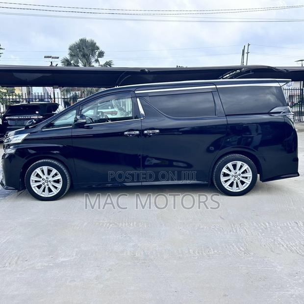 Toyota Vellfire 2017 Black